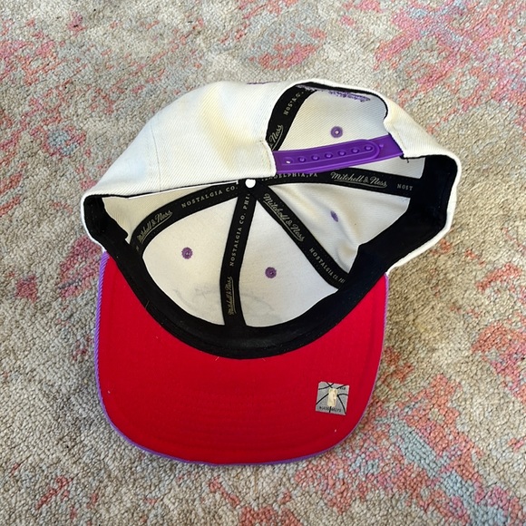 Mens Mitchell & Ness NBA Toronto Raptors Basketball Fited Hat Snap Back Cap - Picture 2 of 5